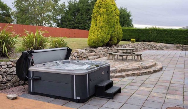 Woodside Barn-7-Bed with Hot Tub/Cinema/Games Room