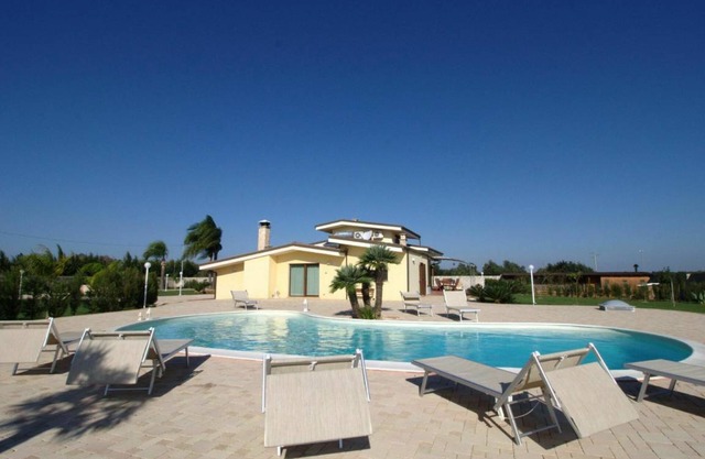 180 m² Villa ∙ 4 bedrooms ∙ 12 guests