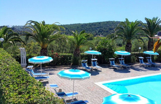 Con Piscina Vicino Al Mare 