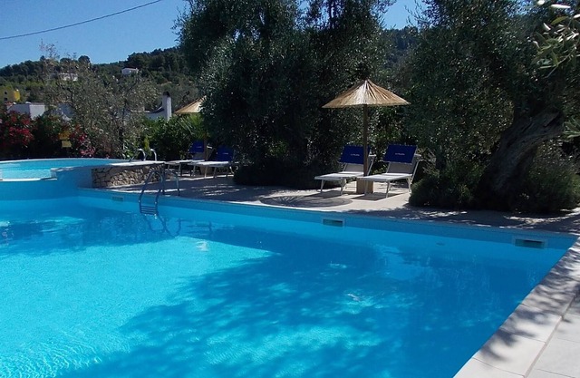 La Paloma Holiday Homes with swimming pools in two-room apartments sleeping 3