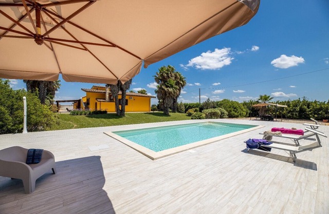Villa Esmeralda - Four Bedroom Villa, Sleeps 10