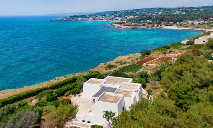 Marina di Felloniche House | 180 m² House ∙ 3 bedrooms ∙ 8 guests