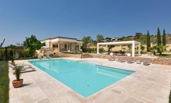 Parabita Villa | 200 m² Villa ∙ 5 bedrooms ∙ 12 guests
