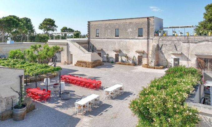 Taranto Villa | 250 m² Villa ∙ 2 bedrooms ∙ 6 guests