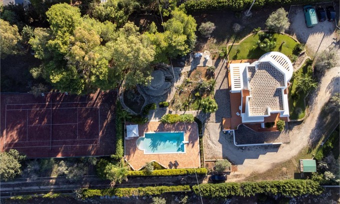 Parabita Villa | 250 m² Villa ∙ 5 bedrooms ∙ 12 guests