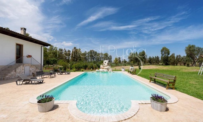 San Donaci House | 300 m² House ∙ 4 bedrooms ∙ 10 guests