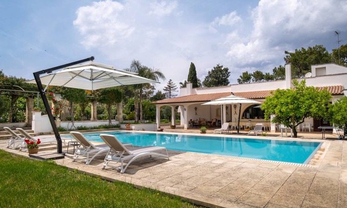 Monteroni di Lecce Villa | 300 m² Villa ∙ 5 bedrooms ∙ 12 guests