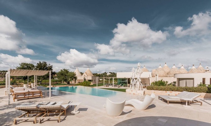 Cisternino Villa | 314 m² Villa ∙ 6 bedrooms ∙ 12 guests