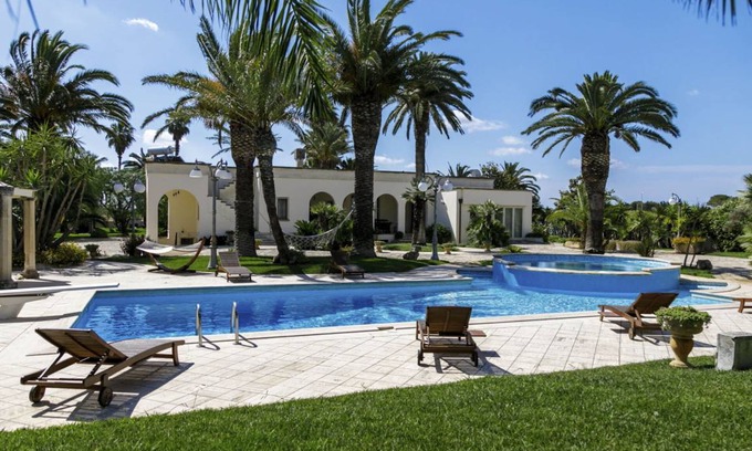 Nardo Villa | 400 m² Villa ∙ 4 bedrooms ∙ 10 guests