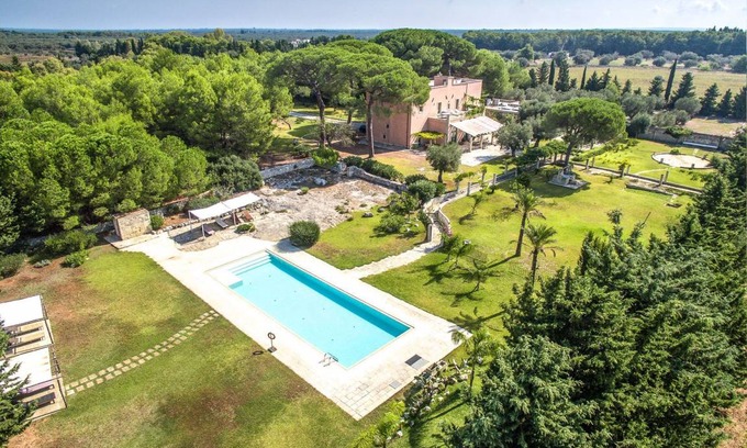 Carpignano Salentino Villa | 450 m² Villa ∙ 8 bedrooms ∙ 16 guests