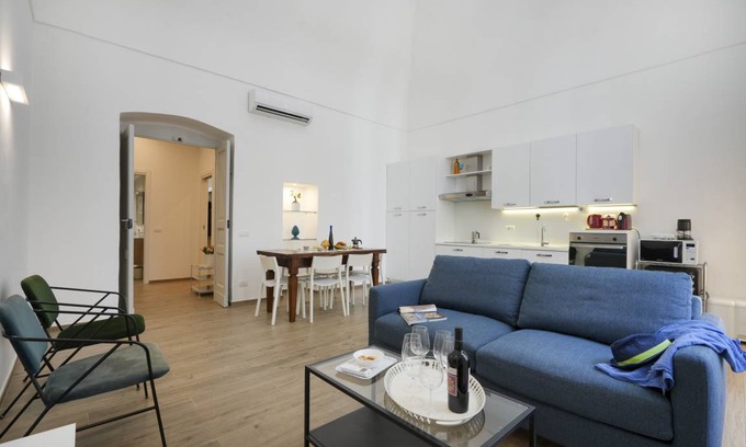 Bari City Centre Apartment | 95 m² Apartment ∙ 1 bedroom ∙ 4 guests