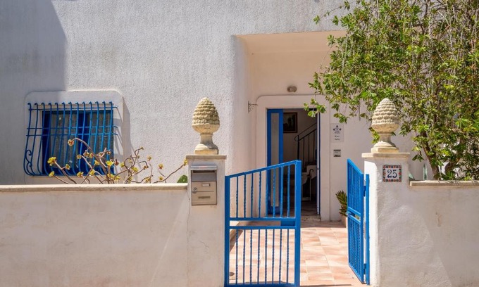 Casamassella House | Blue Tulip Apartments