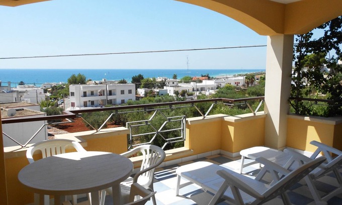 Marina di Pescoluse House | Canarina front beach attic