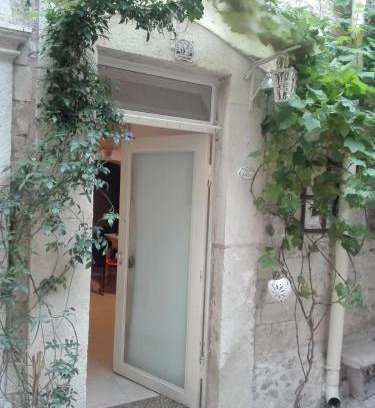 Giovinazzo House | Eremo del Paglia