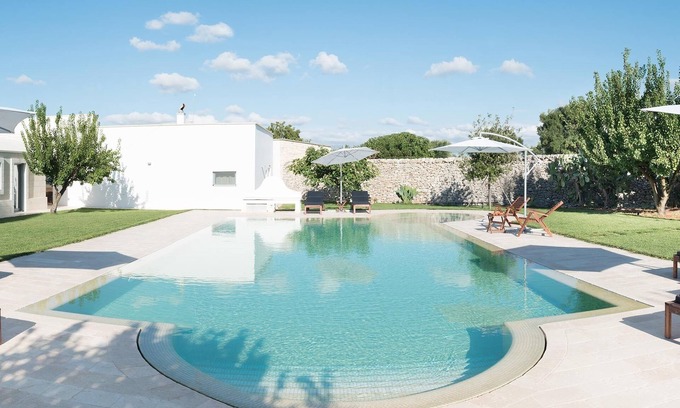 Ceglie Messapica Cottage | Masseria Il Mandorlo Fiorito x 8 The Most Beautiful in Itria Valley Private Pool.