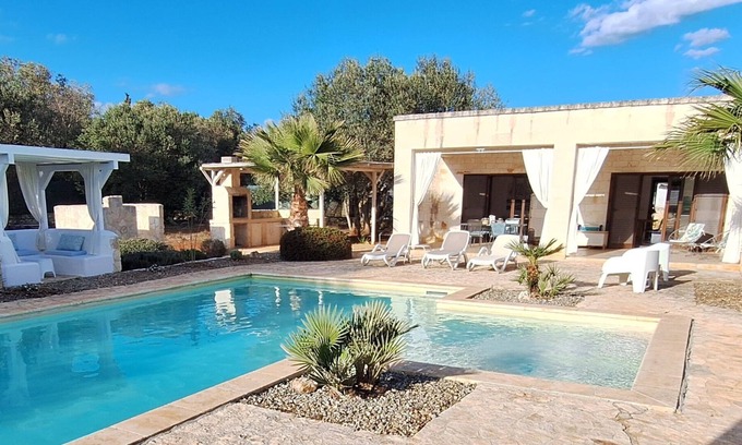 Ostuni Villa | Modern Villa, Pool, Air Cond., Veranda, BBQ, outdoor Kitchen, outrdoor Shower