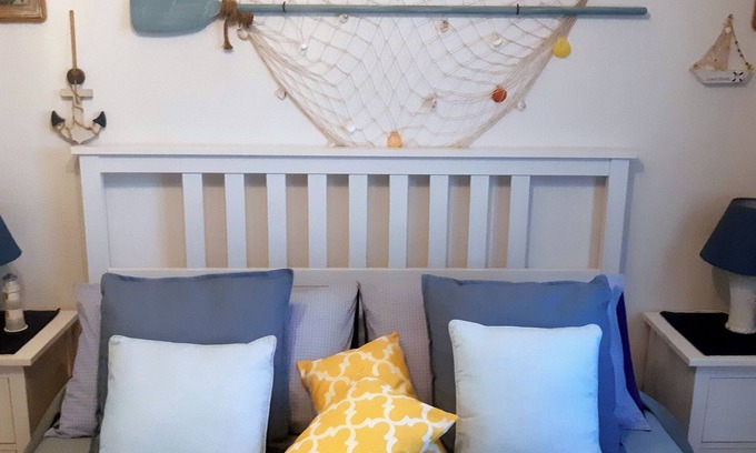 Uggiano la Chiesa Apartment | Provence. Inspired by the sea and Provencal tones. White and blue dominate.