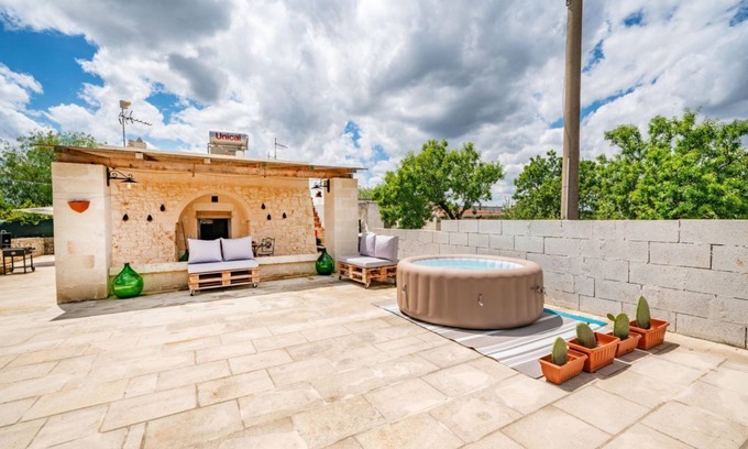 Ostuni Villa | Rodry's Lamia by Rentbeat