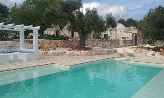Ostuni Villa | 'Soul of Puglia' - A Rural Gem 3BR/3BA, A/C, WiFi, Hilltop w/POOL & Views