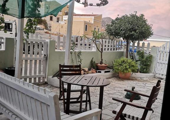 Pedi Apartment | Symi George House