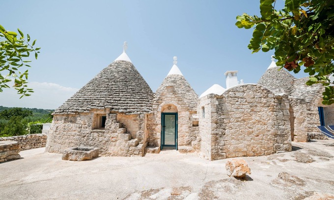 Ostuni Villa | Trulli Tre Casiedde by Go4sea | Sleeping in a trullo