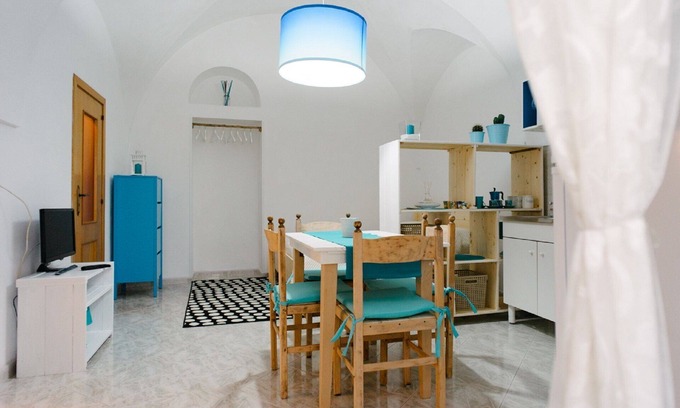 Ceglie Messapica House | Turquoise House in Valle d'Itria