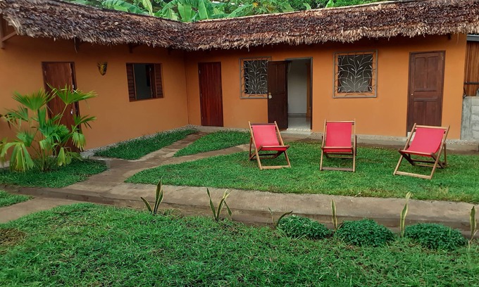Nosy Be House | Two very quiet guest rooms in Nosy Be with shared kitchen and garden