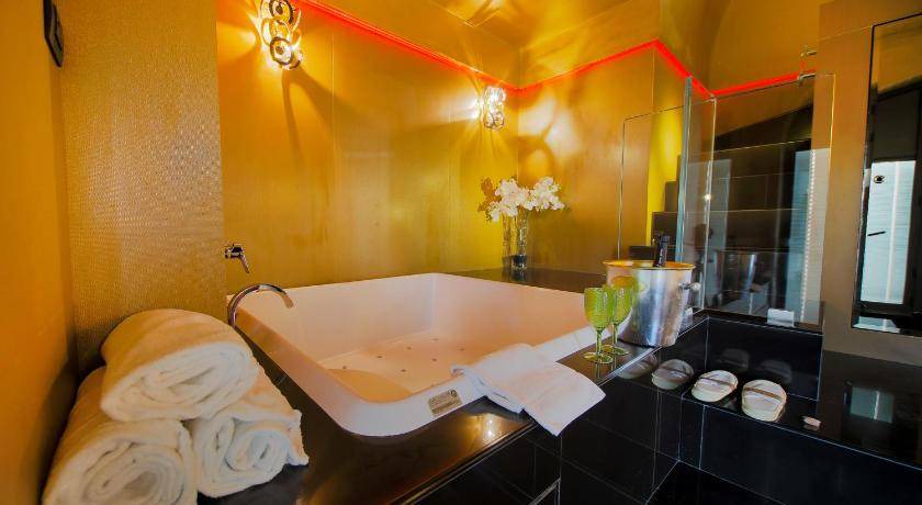 Photo of Bathroom in Pezze di Greco
