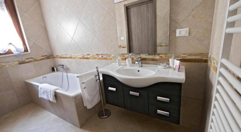 Photo of Bathroom in Villa Castelli