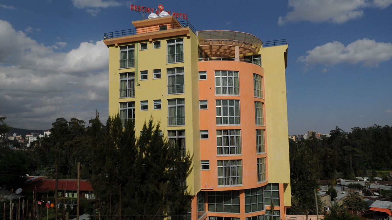 Photo of Outdoor in Nifas Silk-Lafto