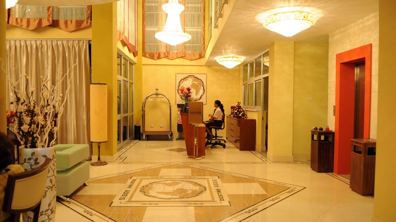 Photo of Others in Nifas Silk-Lafto