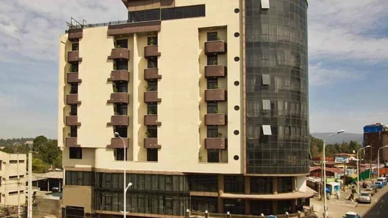 Photo of Outdoor in Nifas Silk-Lafto