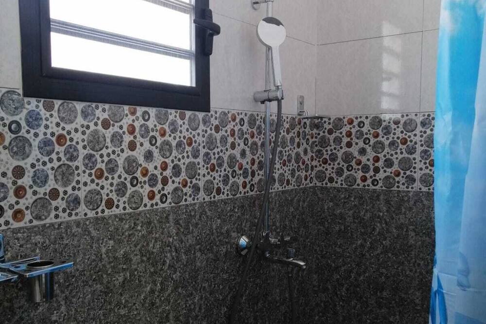 Photo of Bathroom in Mahahanga Tanana