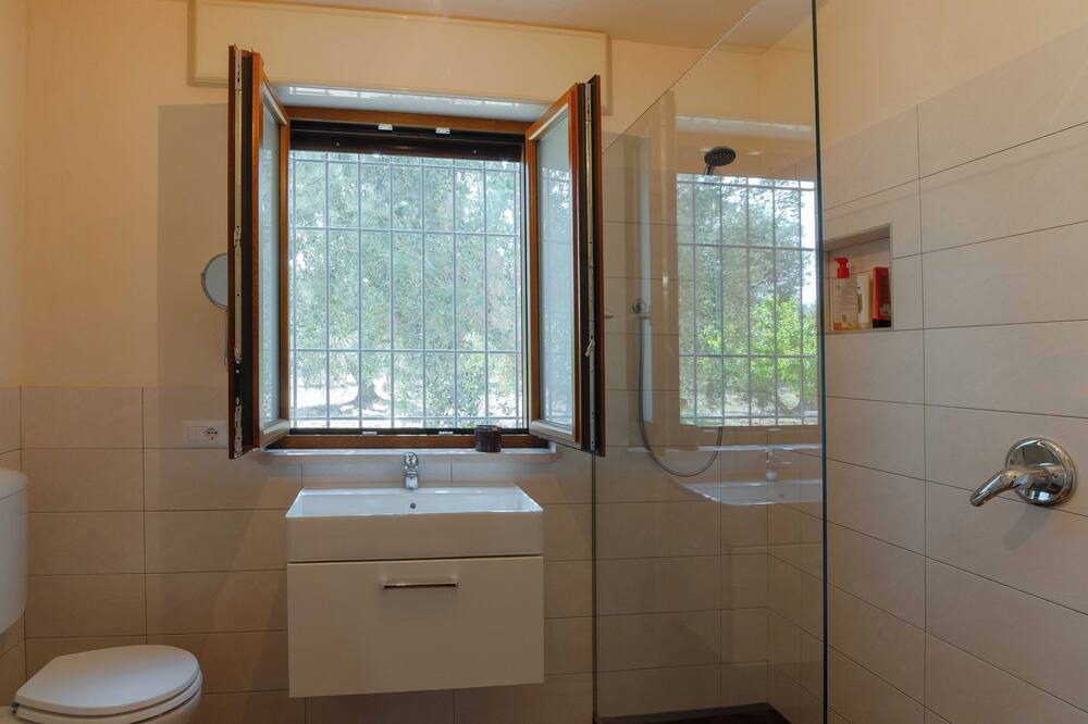 Photo of Bathroom in Villa Castelli