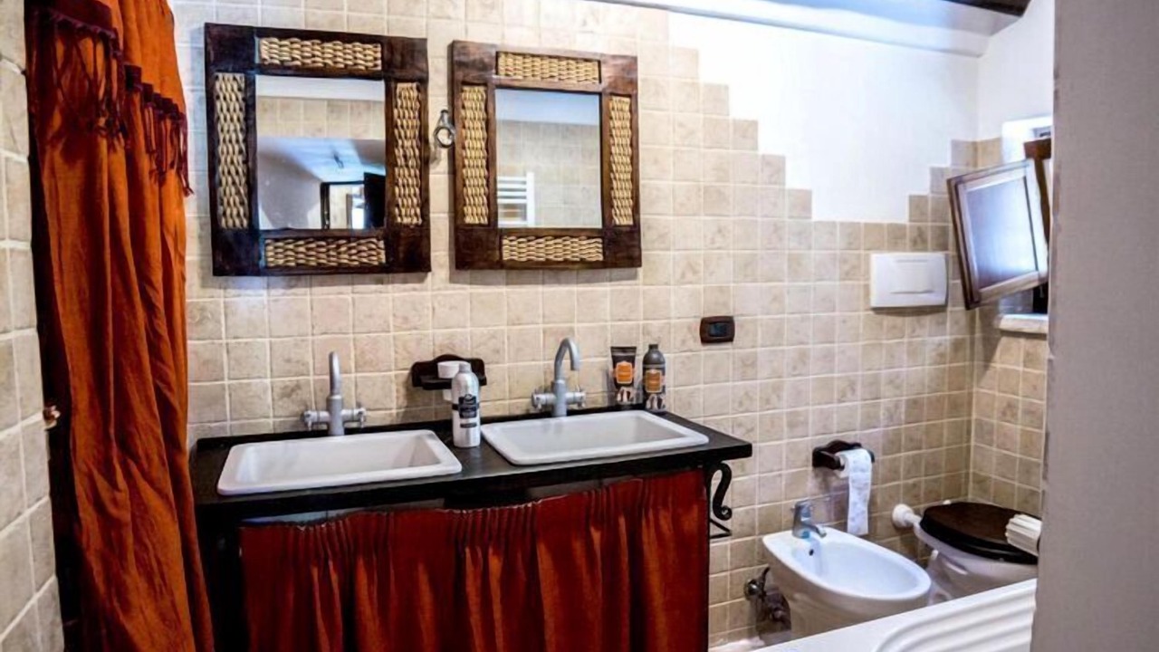 Photo of Bathroom in Cisternino