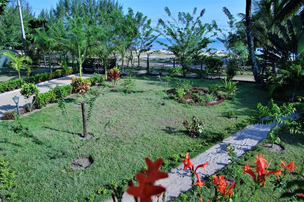 Photo of Outdoor in Foulpointe
