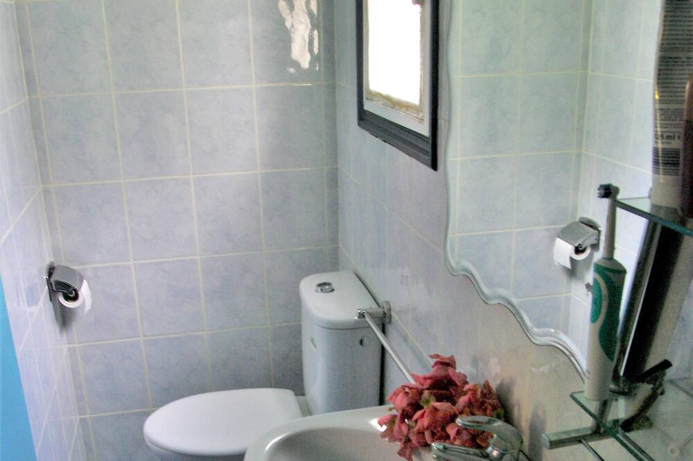 Photo of Bathroom in Foulpointe