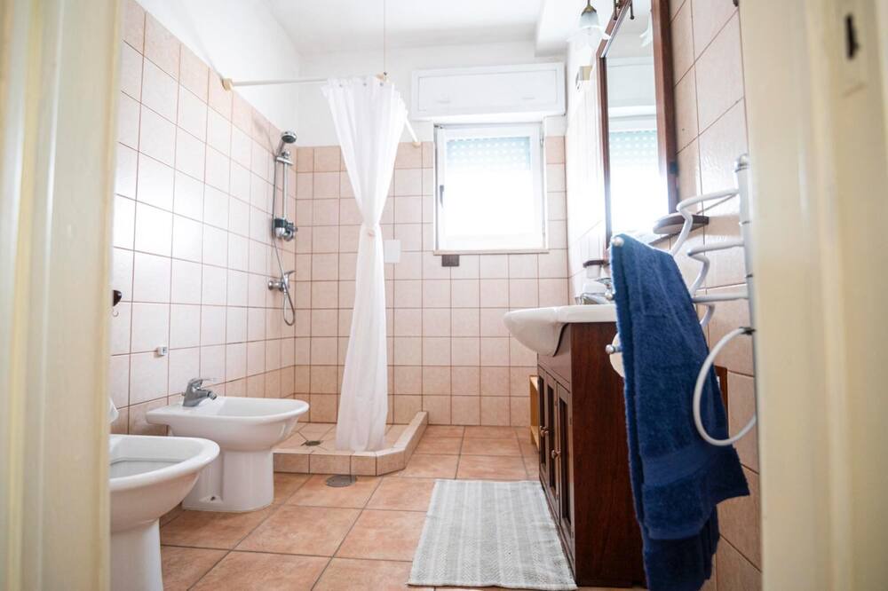 Photo of Bathroom in Vernole