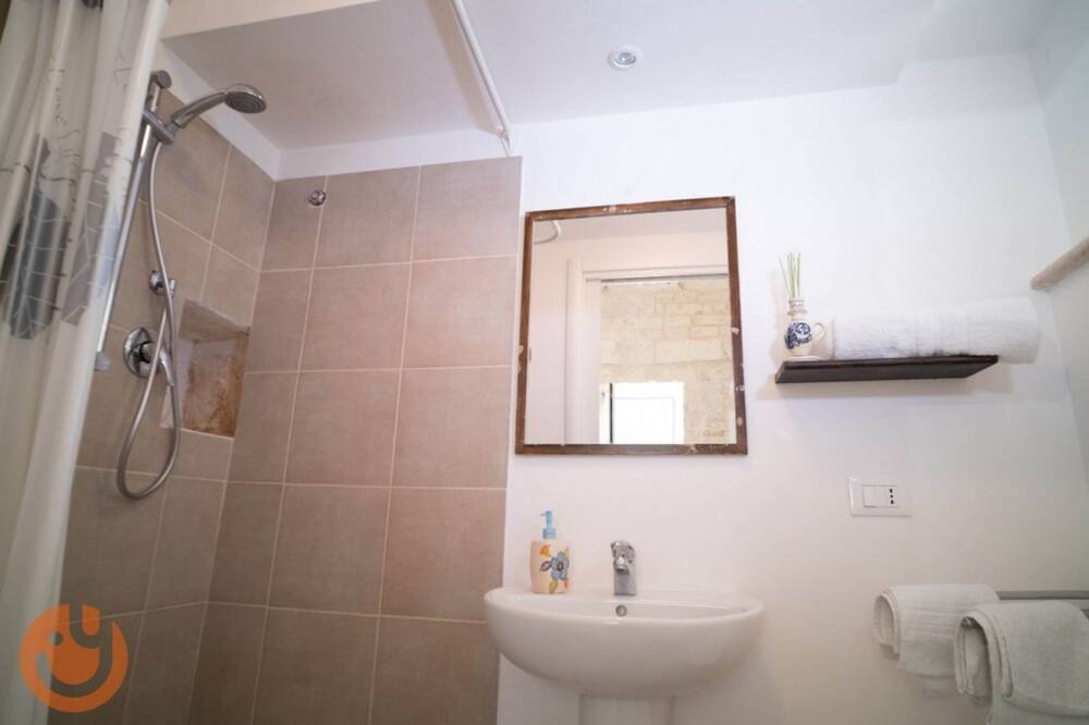Photo of Bathroom in Fumarola
