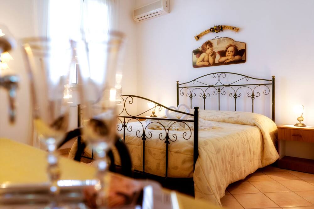 Photo of Bedroom in Cocumola