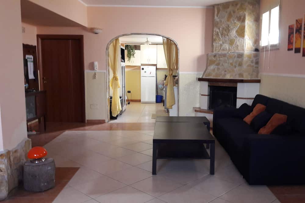 Photo of Livingroom in Copertino
