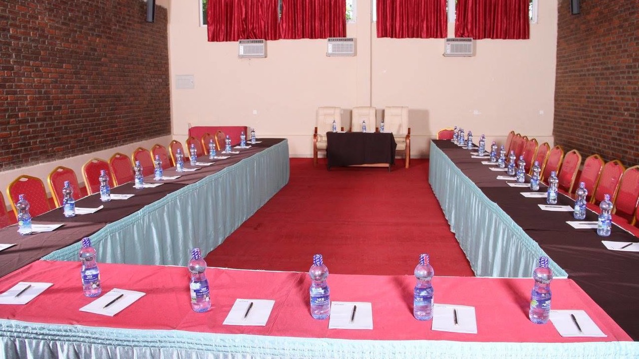Photo of Others in Nifas Silk-Lafto