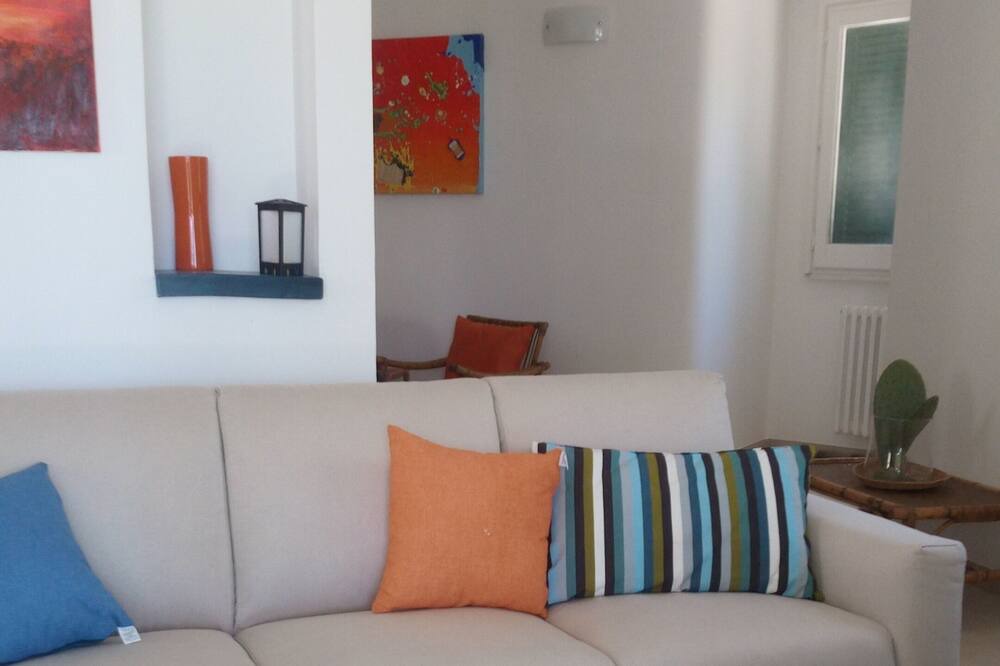 Photo of Livingroom in Diso