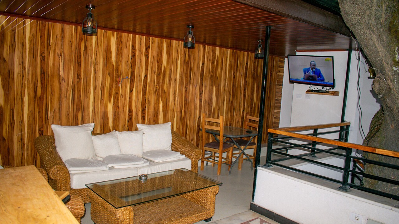 Photo of Outdoor in Nifas Silk-Lafto