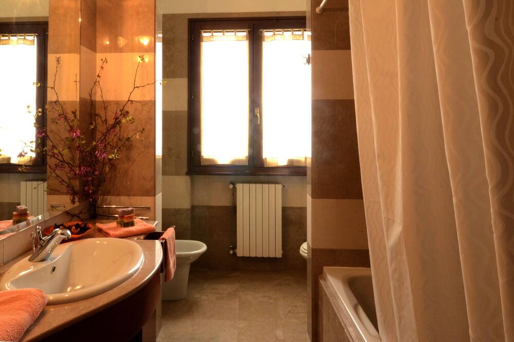 Photo of Bathroom in Specchia