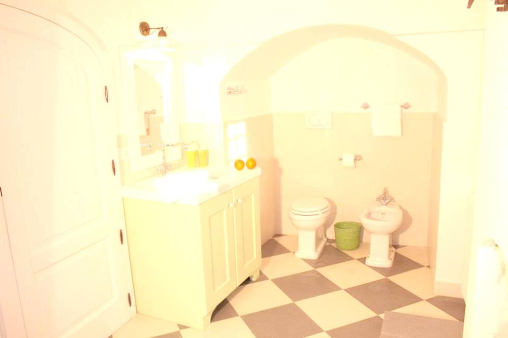 Photo of Bathroom in Laureto