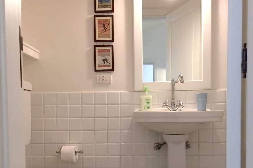 Photo of Bathroom in Laureto