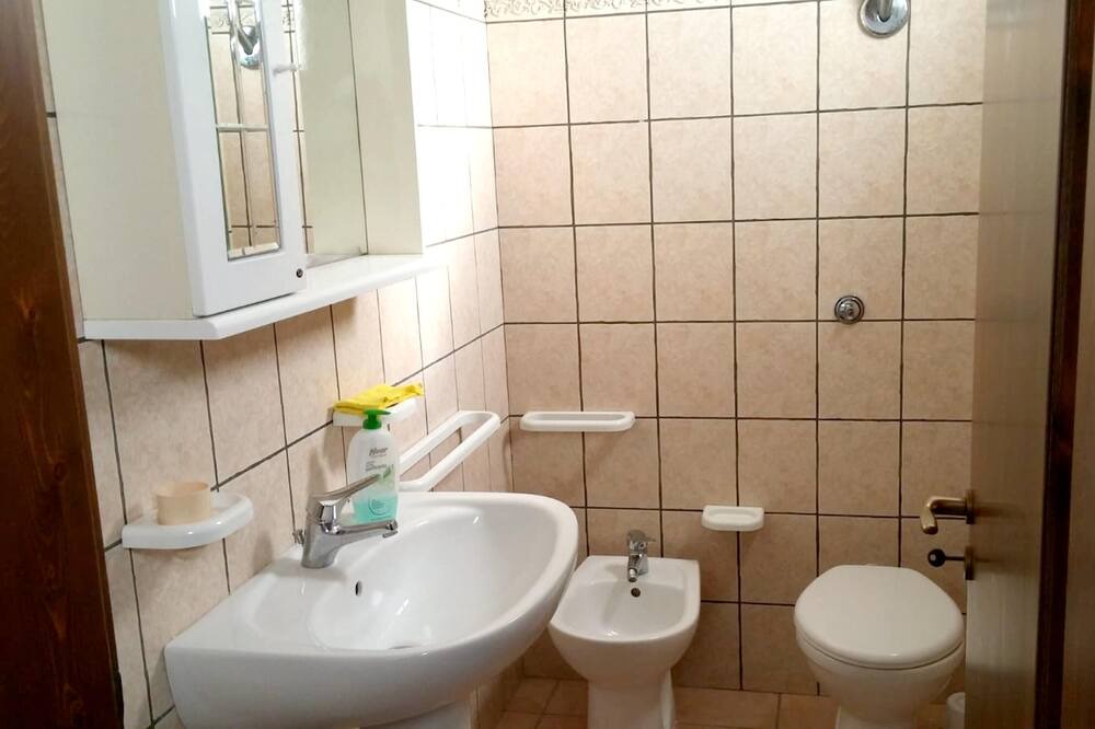 Photo of Bathroom in Roca Vecchia