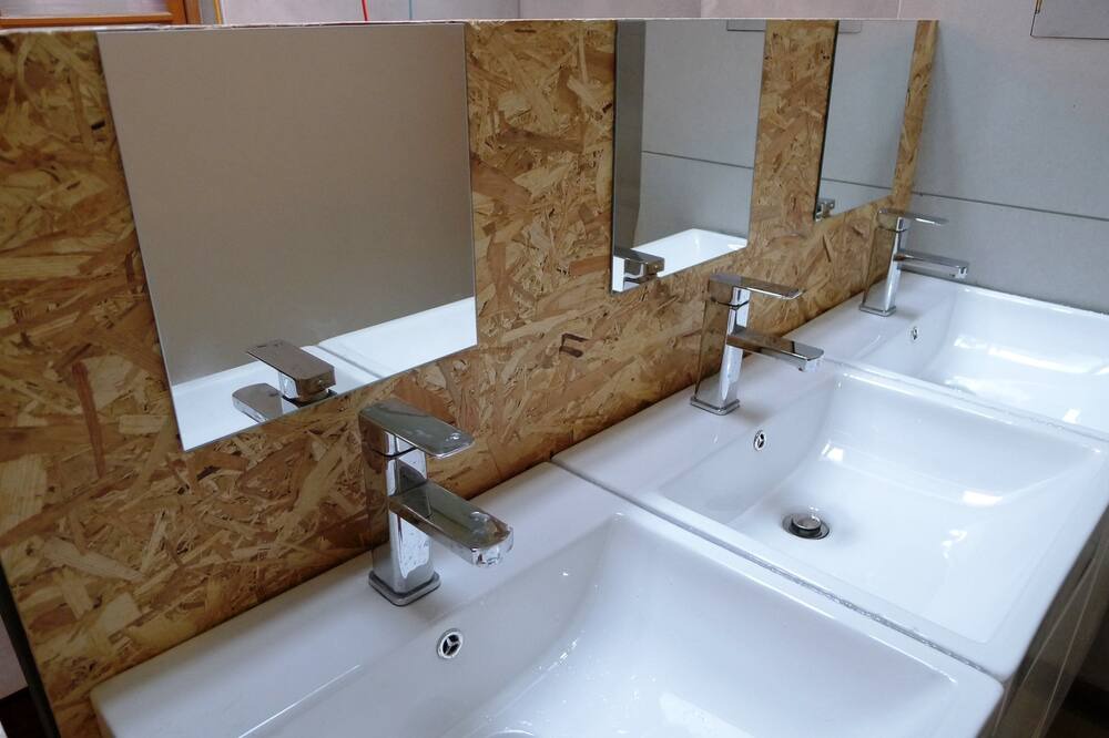 Photo of Bathroom in Puli