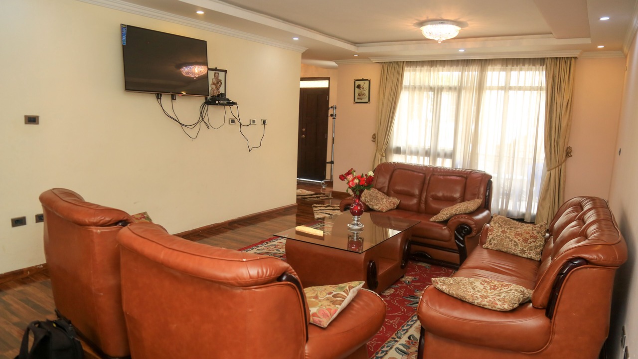 Photo of Others in Nifas Silk-Lafto